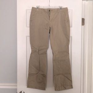 Women’s khaki pants, gently worn, condition is great, 8 short, old navy